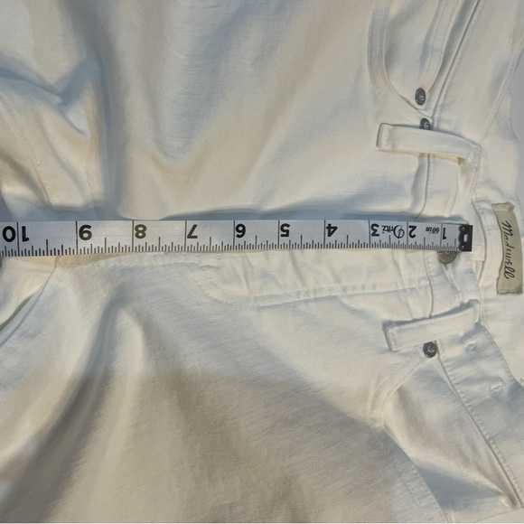 Madewell Cali Demi Boot Jeans in Pure White Denim Raw Hem
Edition Size 25 - Picture 6 of 10